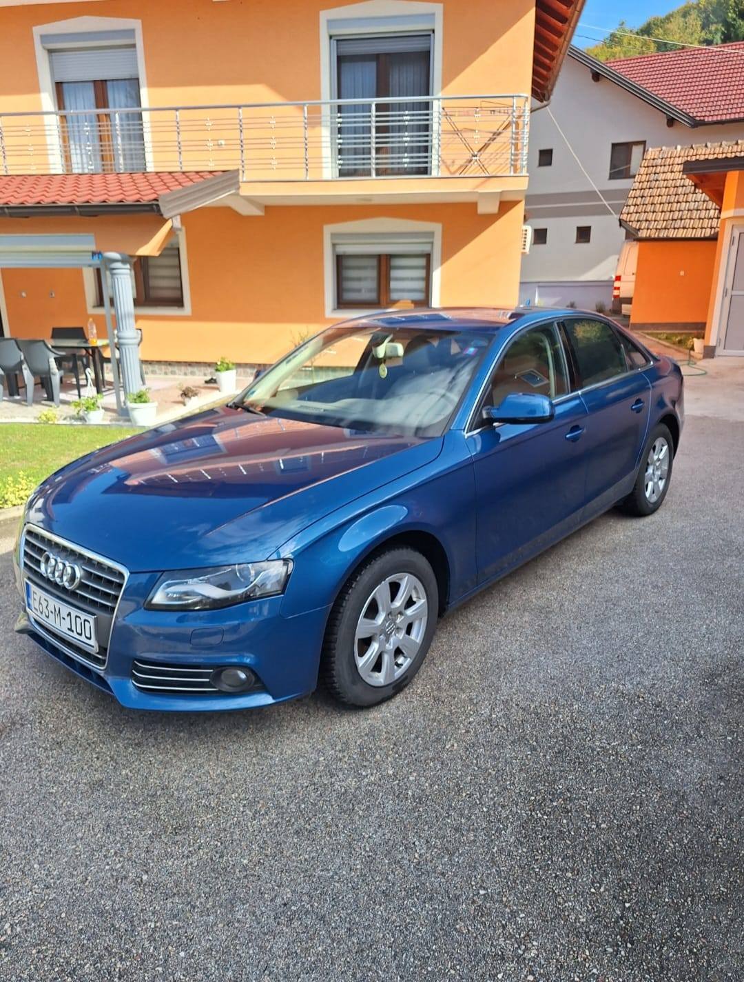 AUDI A4 B8 2011. godište